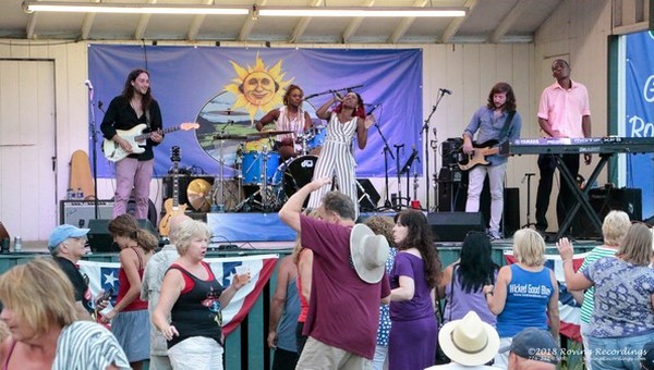 Southern Avenue @ The Marshfield Fair